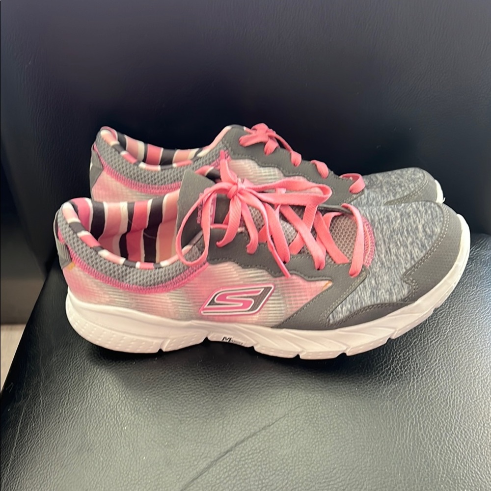 Skechers Pink and Gray Sneakers
